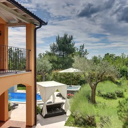 Villa Ari