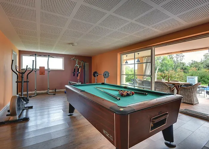 빌라 Ari 크르니카