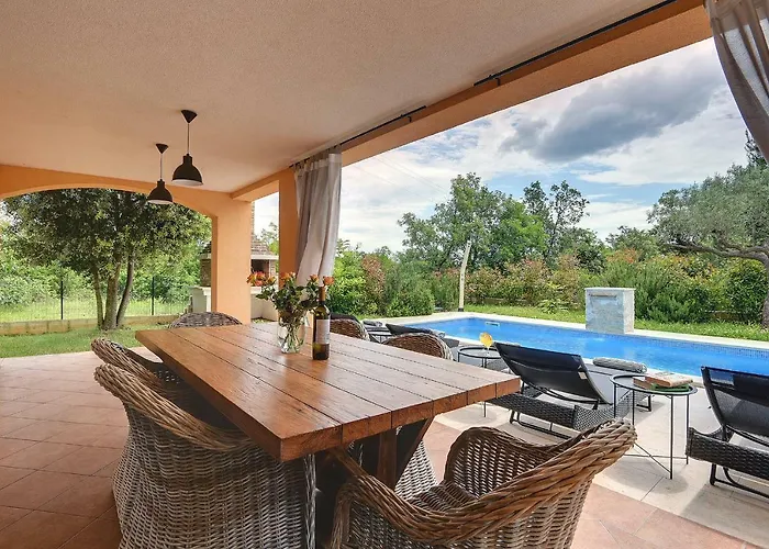 빌라 Ari 크르니카